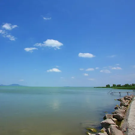 度假居 Holiday Balaton H353 *